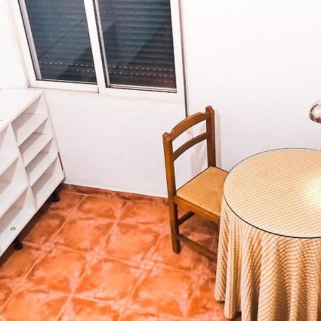 Room In Malaga Center, Homestay "Window To Road" - Habitacion En Apartamento, Ventana A La Careterra! Zewnętrze zdjęcie